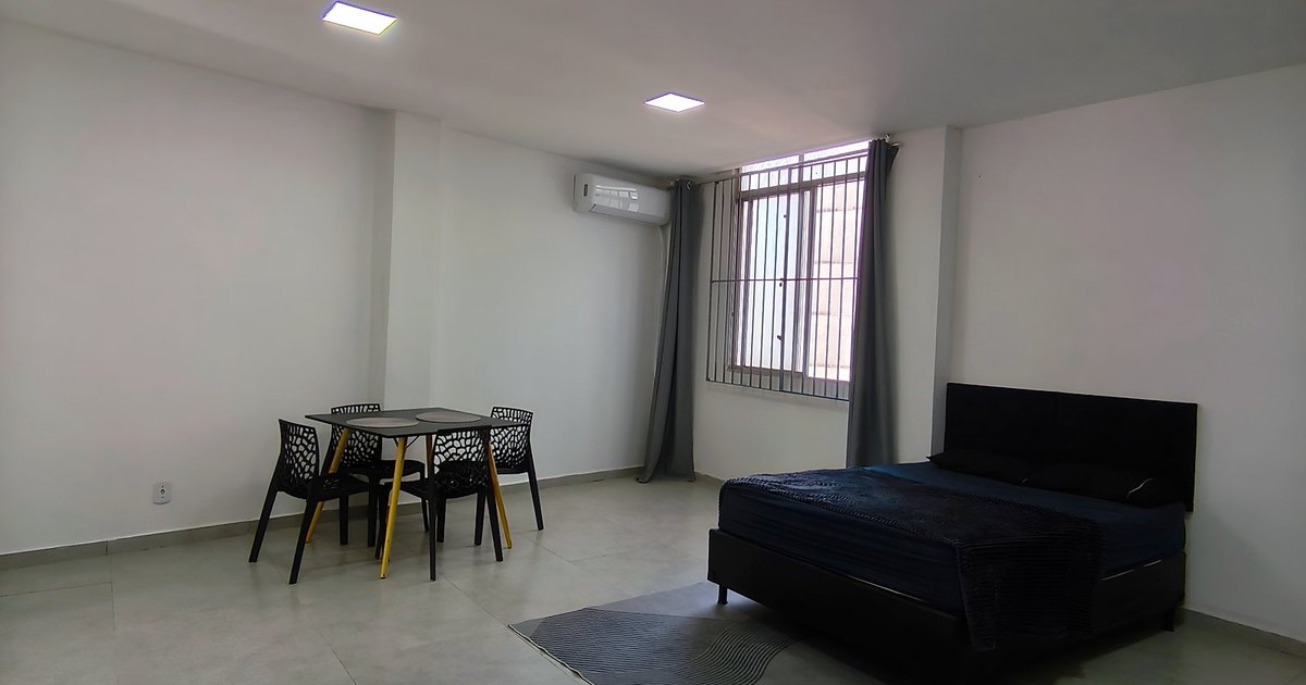 Centro | quarto e sala reformado, mobiliado e equipado