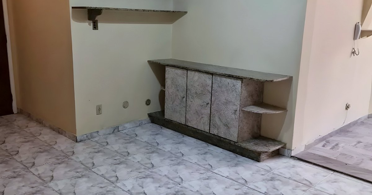 Centro | 2 quartos com 80 m² e 2 banheiros, aceita financiamento e documentação em ordem