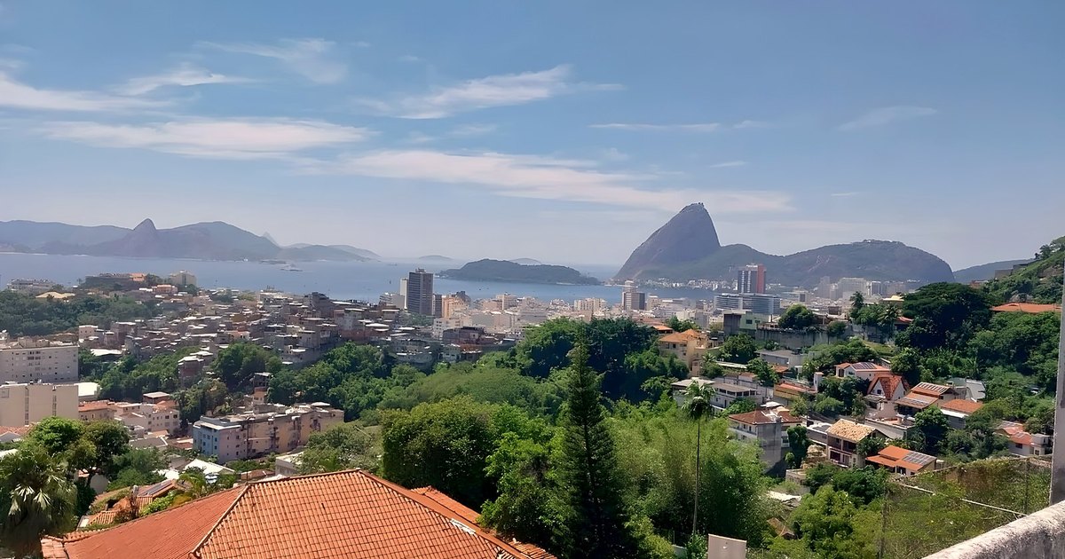 Santa Teresa | Casarão para reformar, com terraço e churrasqueira